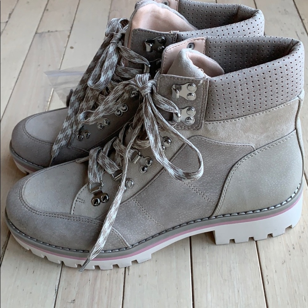 BRAND NEW SOLE/SOCIETY Suede-Like Boots - Picture 6 of 7